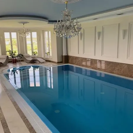 Willa Z Krytym Basenem Villa